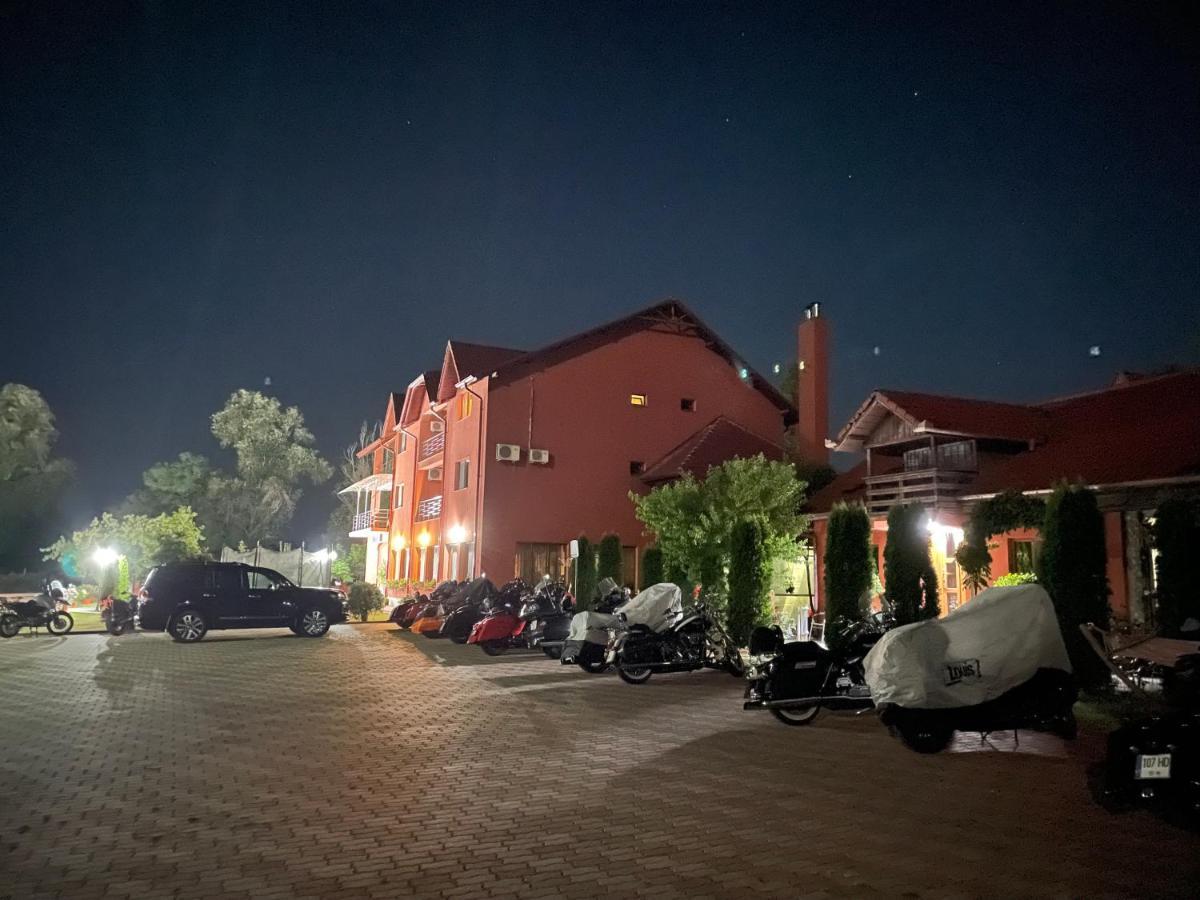 Pensiunea Viitorul Baia de Fier Zewnętrze zdjęcie